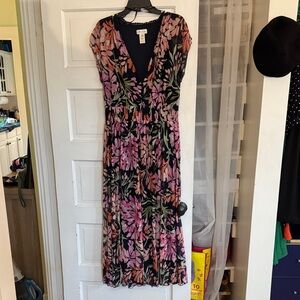 Floral V-Neck mesh Maxi Dress with Pink and Green Accents sz 14 1X